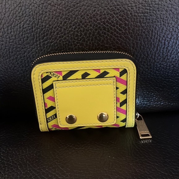 SALE !! Versace unisex La Greca leather logo compact wallet / belt pouch NWB - Picture 5 of 8